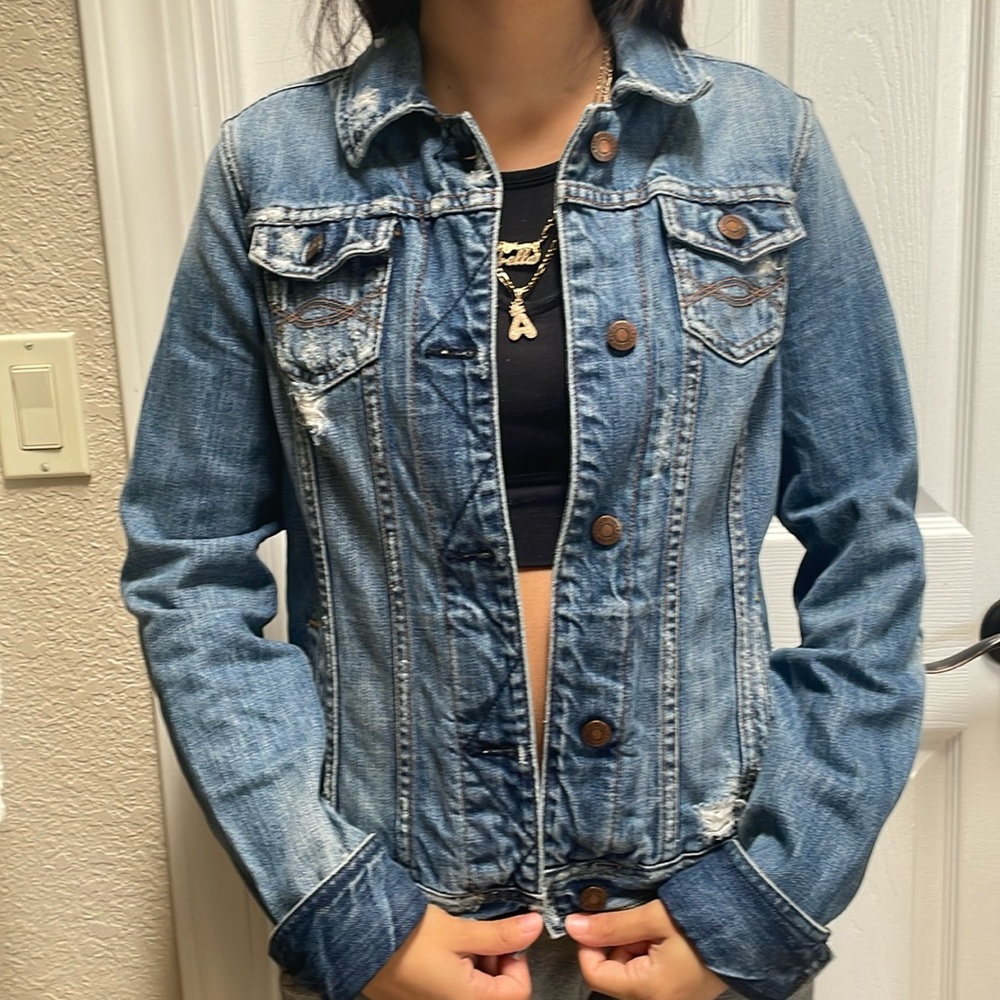 Abercrombie Distressed Jean Jacket Size Youth L Women’s Size Small